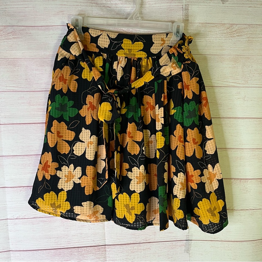 Who What Wear‎ NWT Floral FrontTie Waist Skirt Size Medium